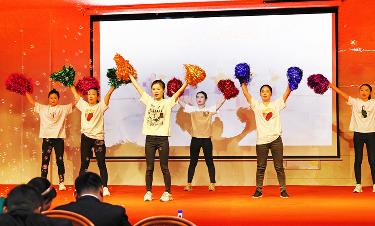 ?；⒂?，活力綻放！天泉藥業(yè)2022年春節(jié)聯(lián)歡會(huì)激情上演！